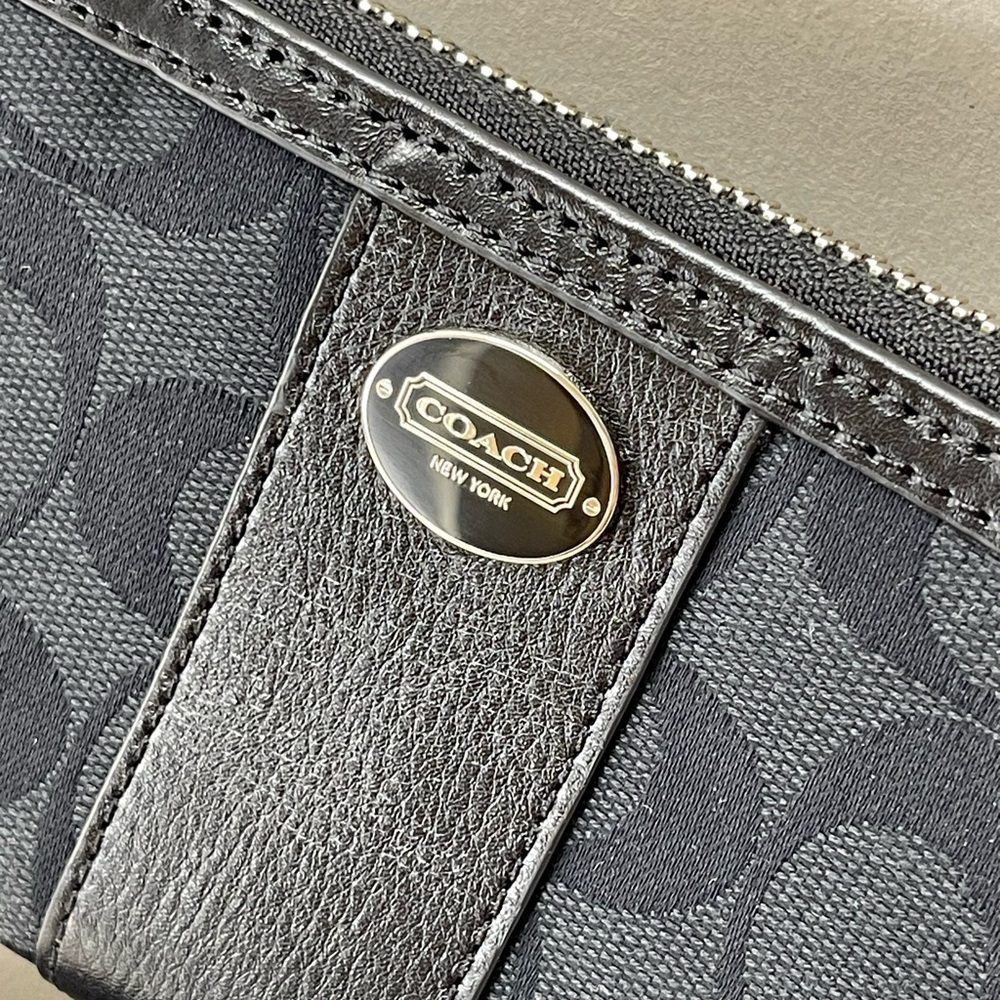 (new+tag) Coach 48437 legacy zip black wallet signature jacquard + leather trim - Picture 3 of 9